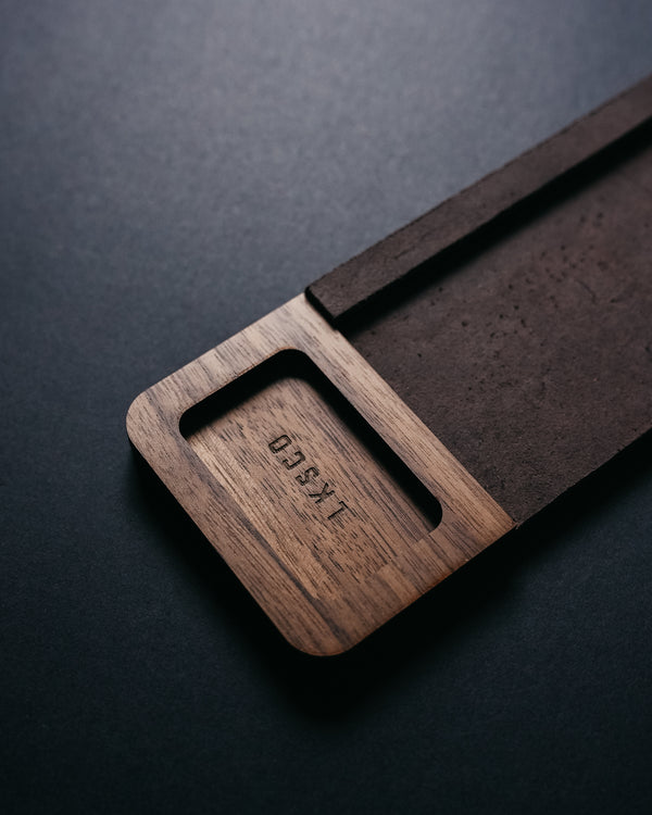 Strop - Walnut